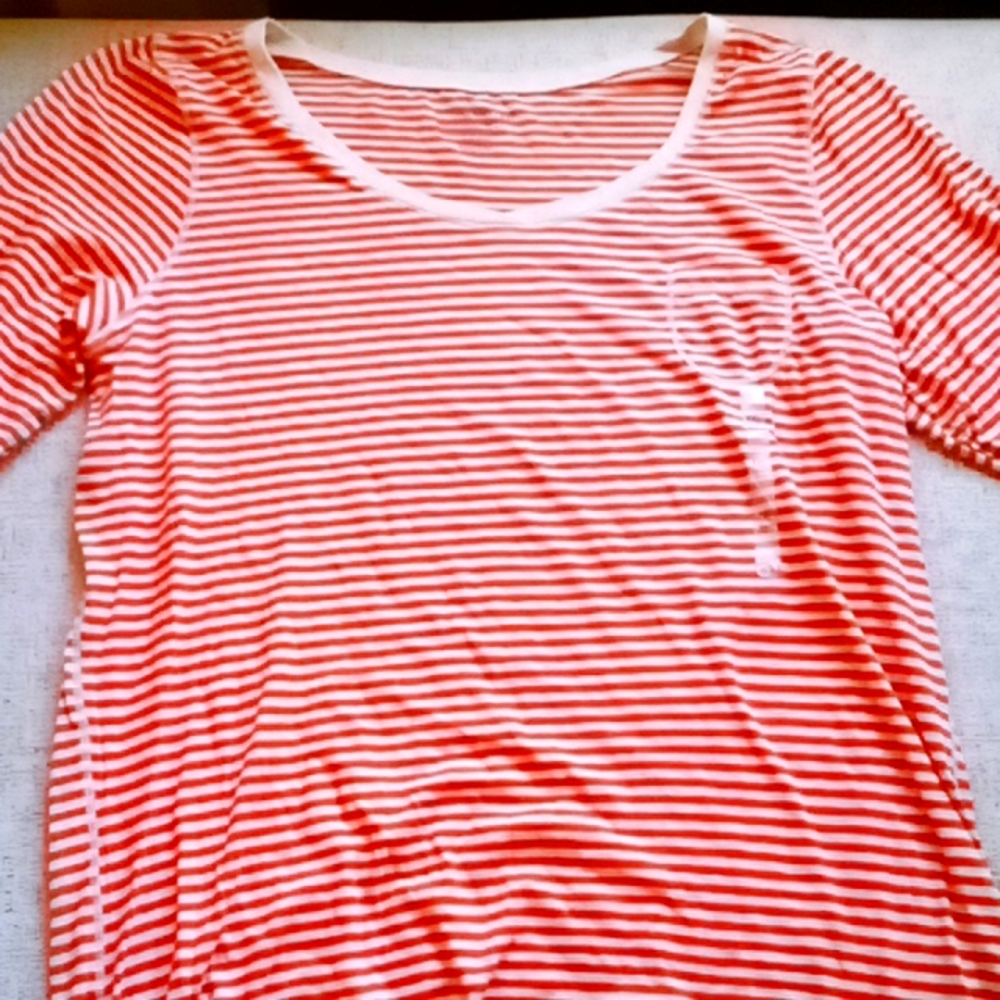 Old Navy stripped long sleeve vee neck
